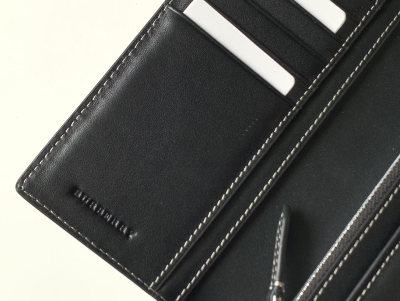 Bv*b*rry wallets